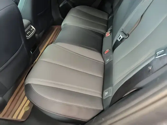 BYD Qin L — Фото автомобиля 16
