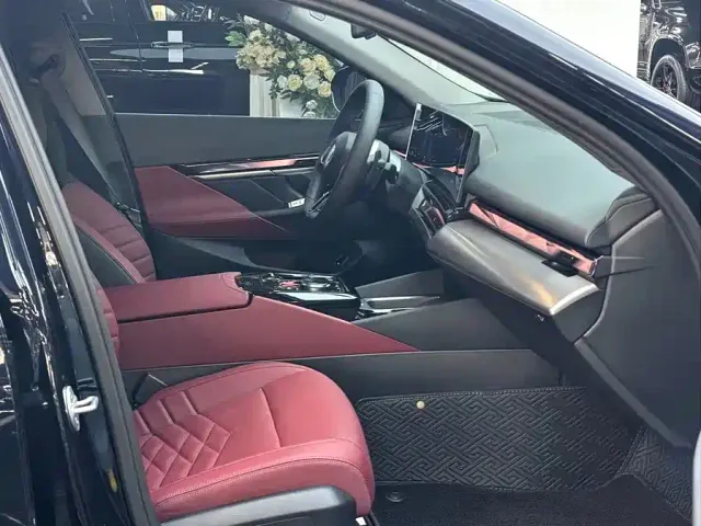 BMW 5 Series — Фото автомобиля 17
