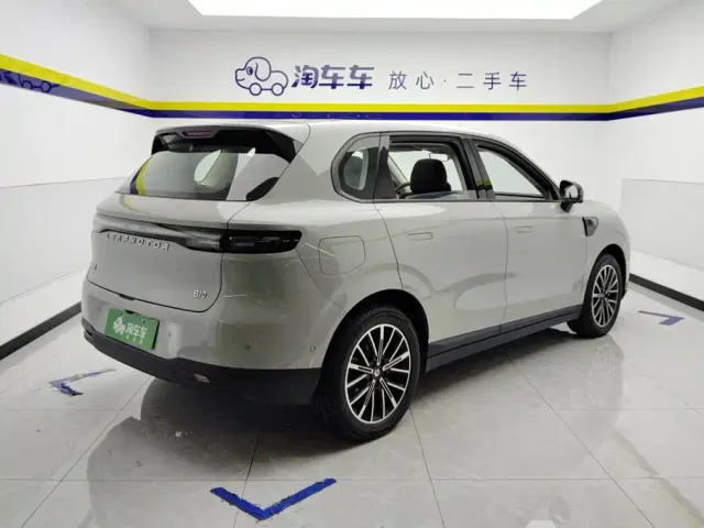 Leapmotor B10 — Фото автомобиля 3