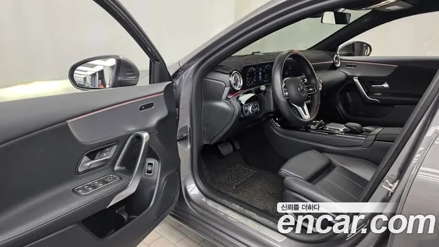 Mercedes-Benz A-Class W177 — Фото автомобиля 10