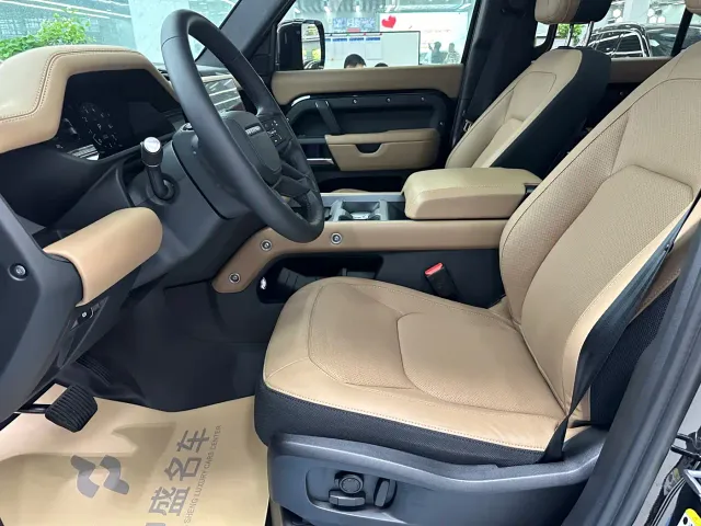 Land Rover Land Rover Defender 2025 110 3.0T P400 -Dynamic HSE — Фото автомобиля 15