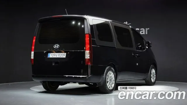 Hyundai Staria — Фото автомобиля 2