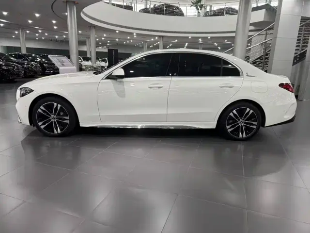 Mercedes-Benz C-Class — Фото автомобиля 2