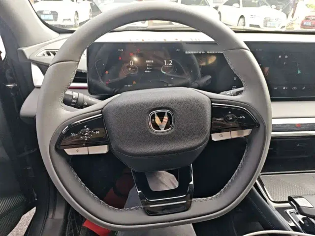 Changan Raeton Plus — Фото автомобиля 10