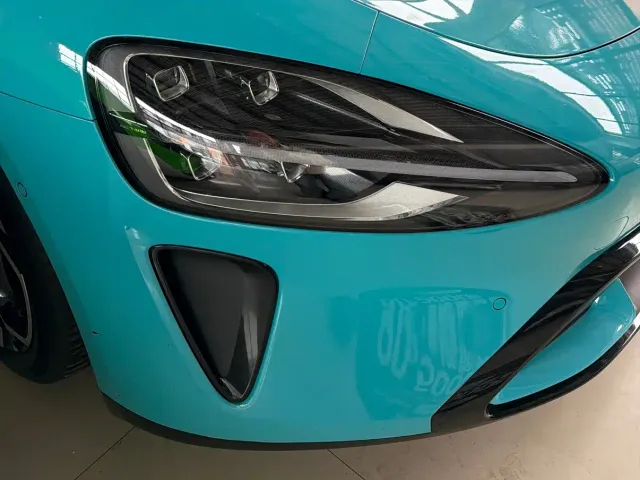 Xiaomi SU7 — Фото автомобиля 10