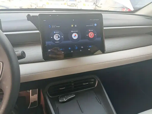 BYD Seal 05 DM-i — Фото автомобиля 12