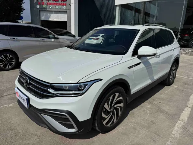 Volkswagen Tiguan L — Фото автомобиля 7