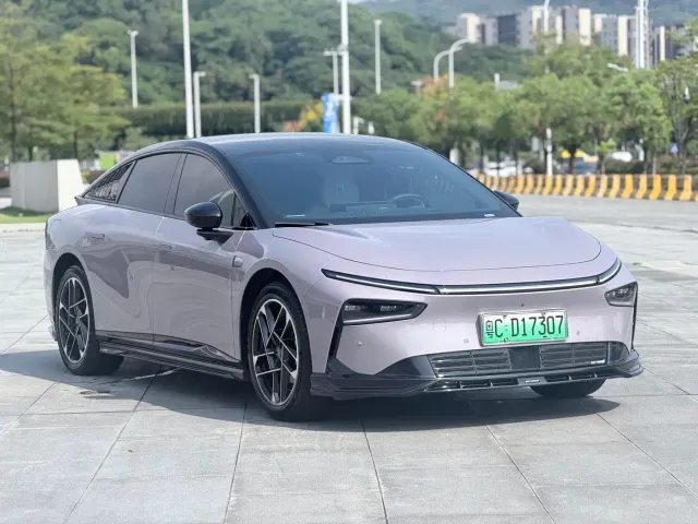 Xpeng P7+ — Фото автомобиля 3