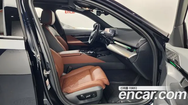 BMW 5-Series 5 серия (G60) 530i xDrive M Sport — Фото автомобиля 21