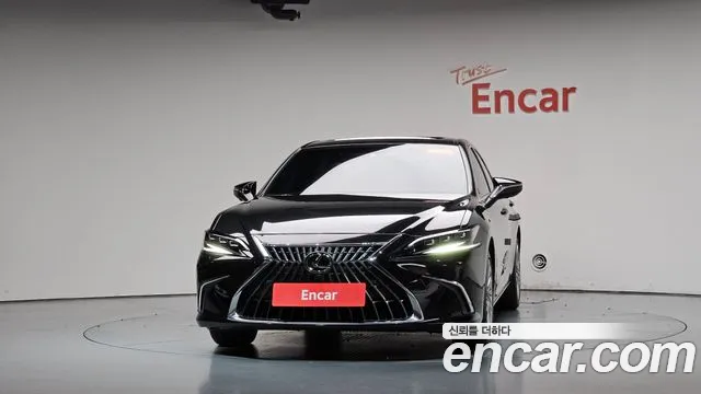 Lexus ES 7th Gen — Фото автомобиля 3