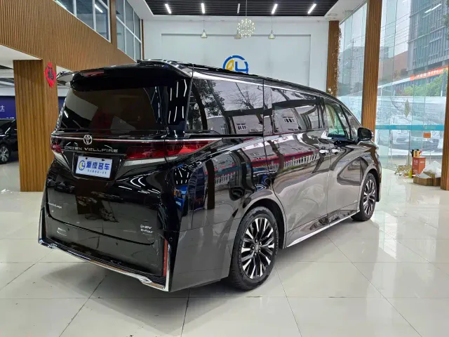 Toyota Vellfire — Фото автомобиля 17