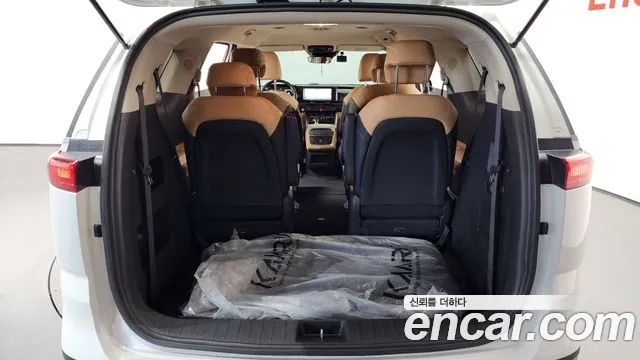 Kia Carnival Generation 4 — Фото автомобиля 24