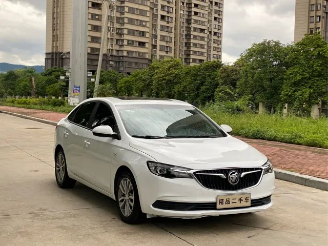 Buick Excelle — Фото автомобиля 3
