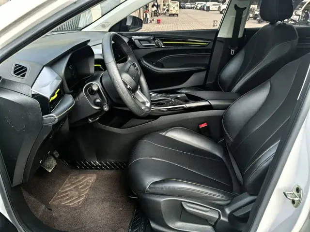 Roewe i5 — Фото автомобиля 7