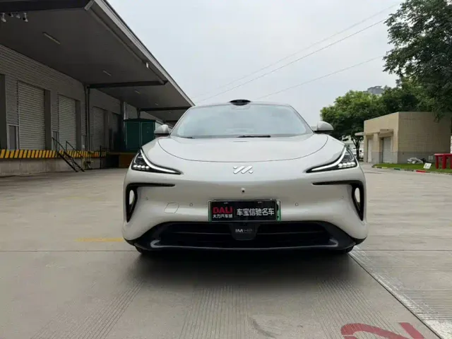 IM Motors LS6 — Фото автомобиля 21