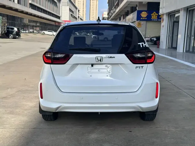 Honda Fit — Фото автомобиля 7
