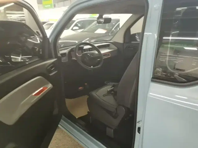 Wuling Hongguang Mini EV — Фото автомобиля 14