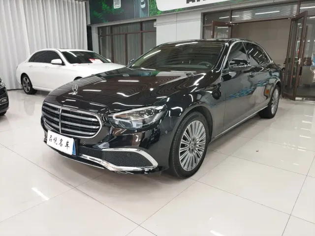 Фотография автомобиля — Mercedes-Benz E-Class