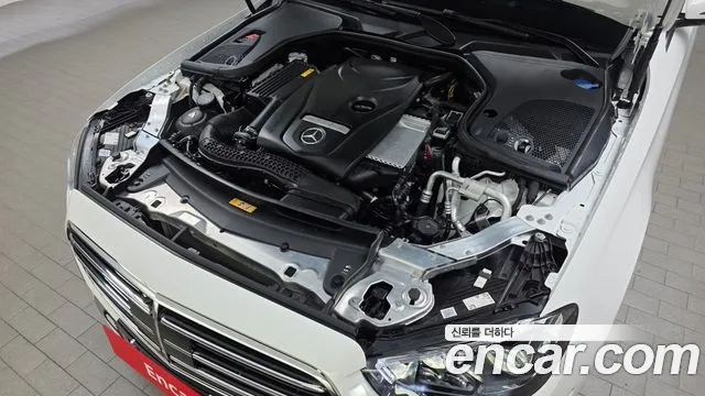 Mercedes-Benz E-Class — Фото автомобиля 6