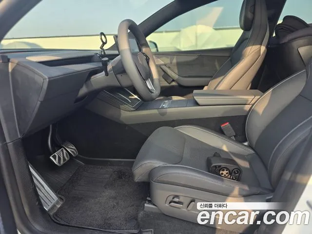 Tesla Model Y — Фото автомобиля 10