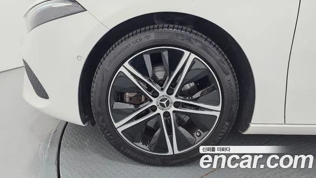 Mercedes-Benz A-Class W177 — Фото автомобиля 5