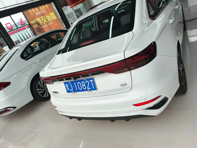 Geely Emgrand — Фото автомобиля 9