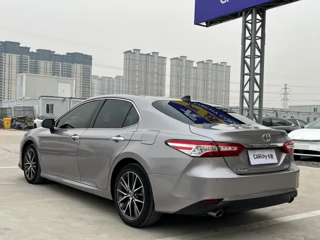 Toyota Camry — Фото автомобиля 4