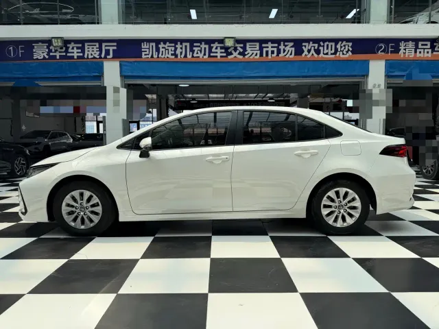 Toyota Corolla — Фото автомобиля 6