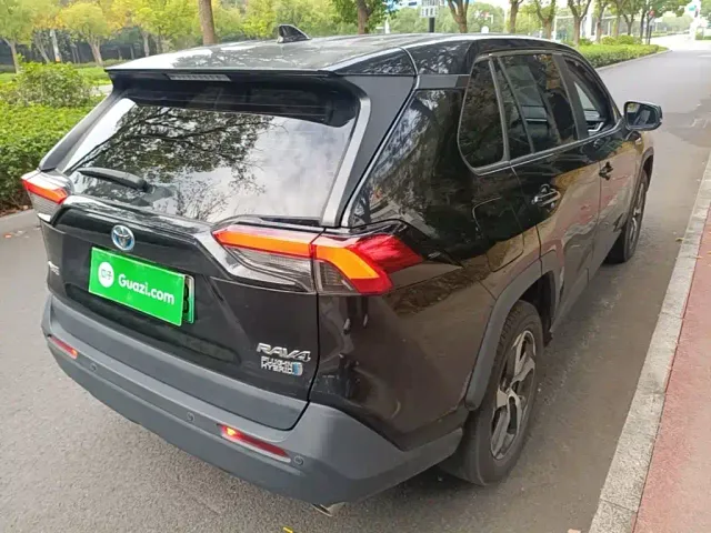 Toyota RAV4 Rongfang Dual Engine E+ — Фото автомобиля 6