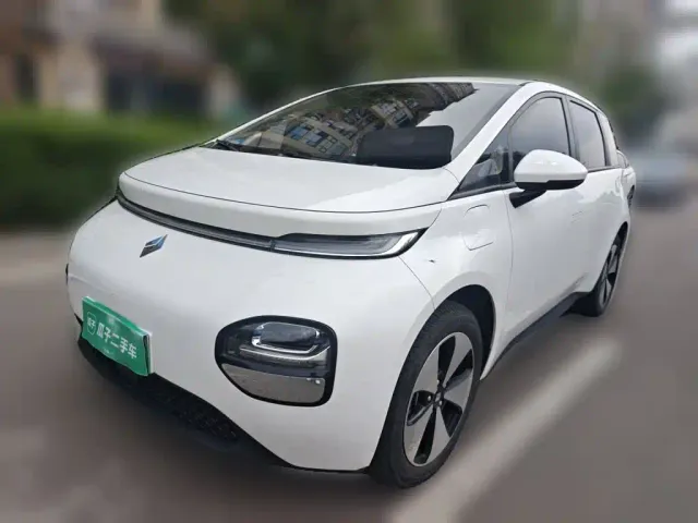 Фотография автомобиля — Baojun Cloud