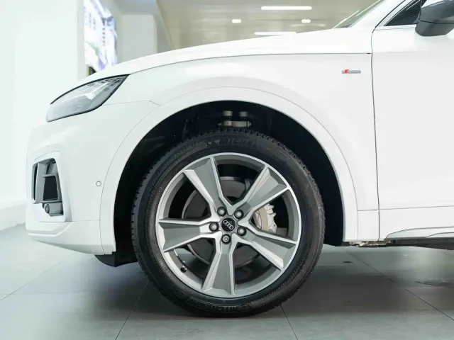 Audi Q5L — Фото автомобиля 9