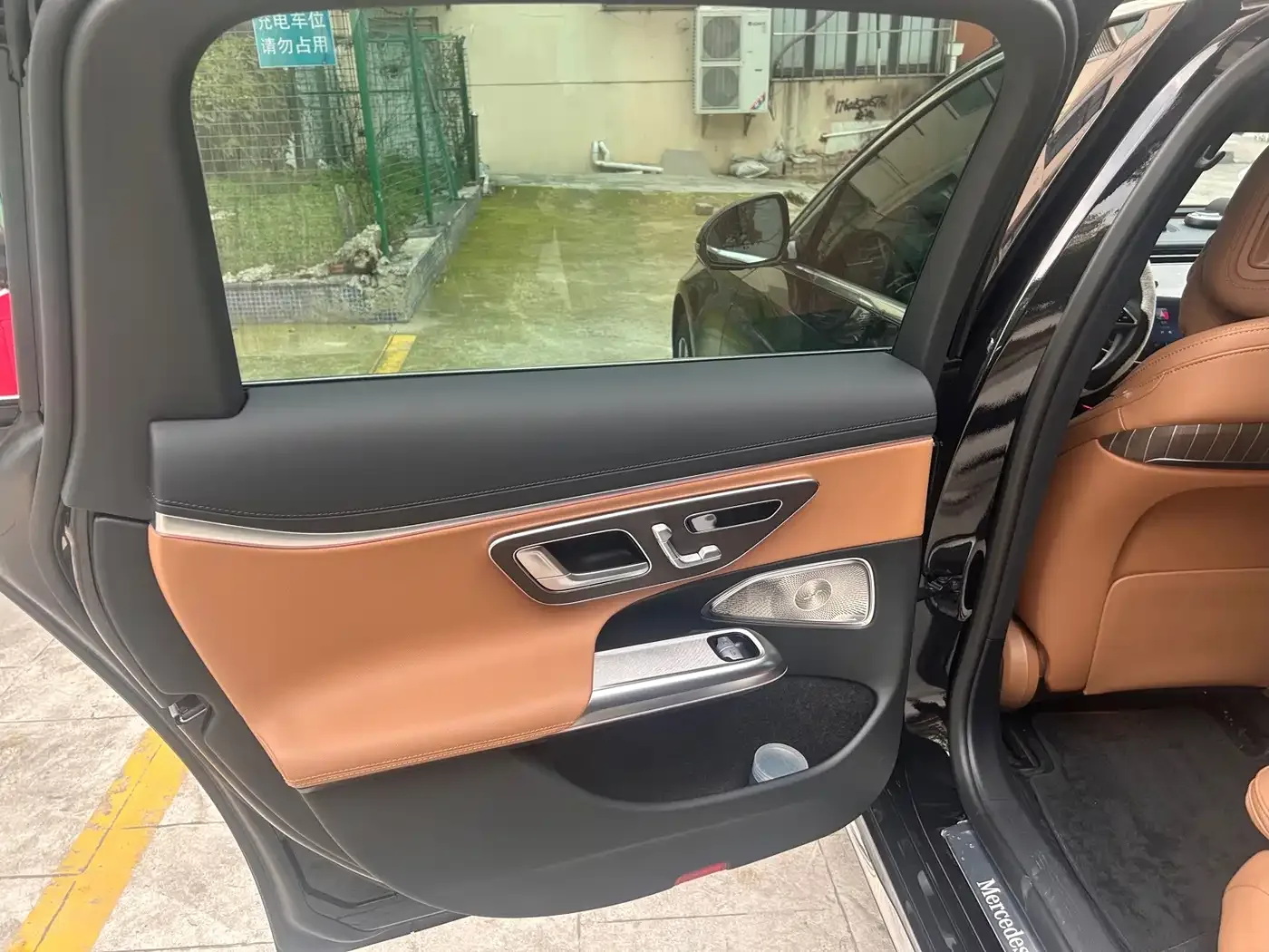 Mercedes-Benz Mercedes-Benz E-Class — Фото автомобиля 13