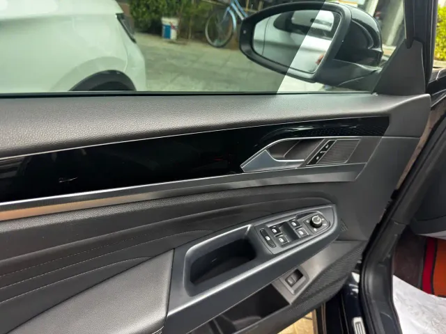 Volkswagen Passat — Фото автомобиля 16