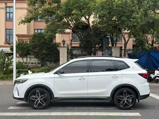 Roewe RX5 — Фото автомобиля 8