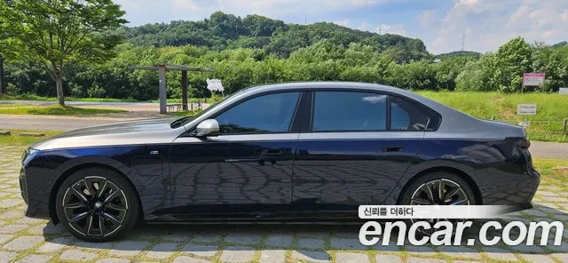 BMW 7-Series 7 серия (G70) — Фото автомобиля 3