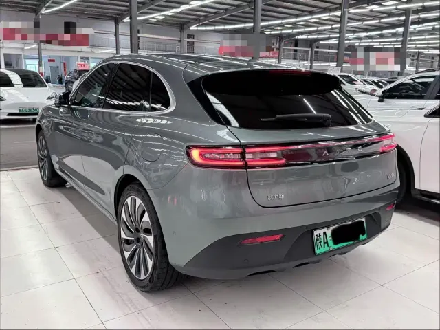 Aito M5 — Фото автомобиля 9