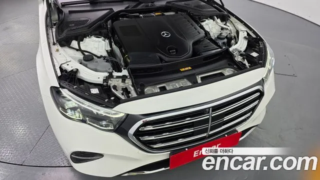 Mercedes-Benz E-Class — Фото автомобиля 6