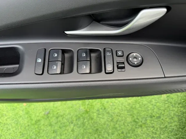 Hyundai Elantra — Фото автомобиля 15