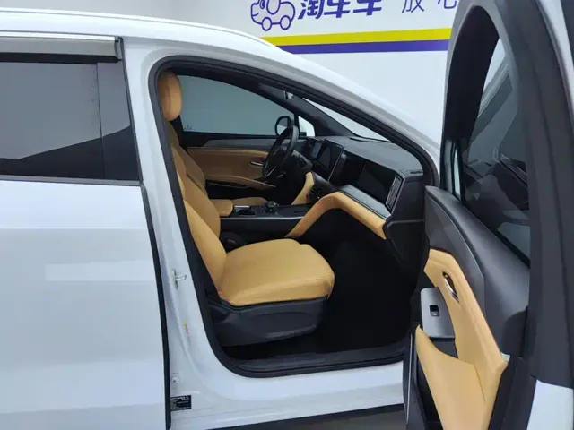 BYD Song L DM-i — Фото автомобиля 8