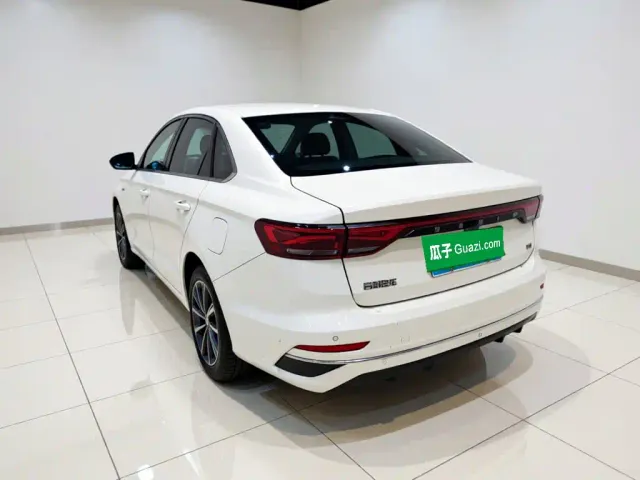 Geely Emgrand — Фото автомобиля 4