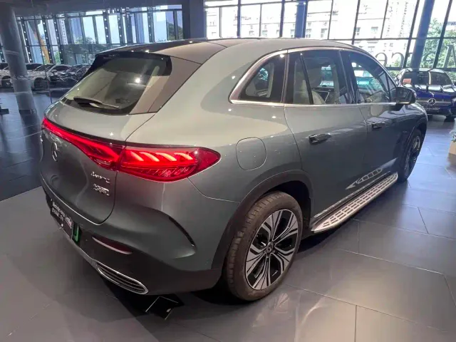 Mercedes-Benz EQE SUV — Фото автомобиля 5