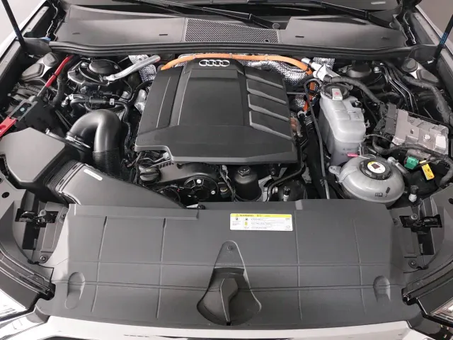 Audi Audi A6L New Energy 2020 55 TFSI e quattro — Фото автомобиля 9