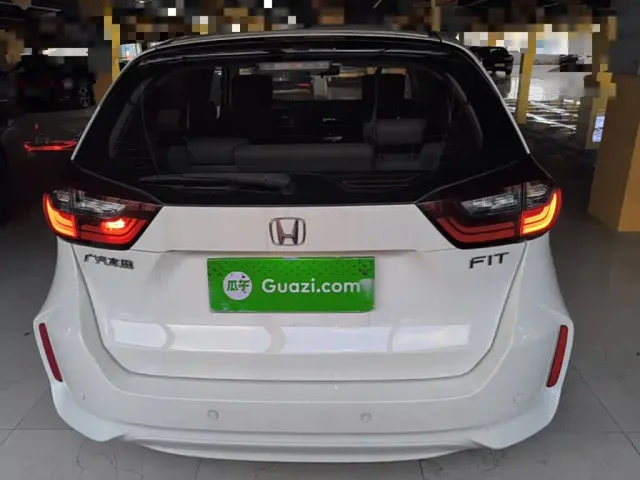 Honda Fit — Фото автомобиля 5