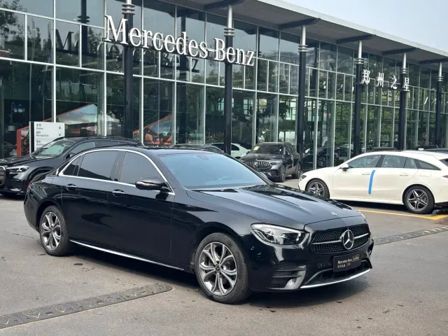 Mercedes-Benz E-Class — Фото автомобиля 4