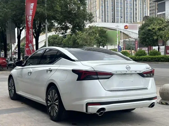 Nissan Teana — Фото автомобиля 15