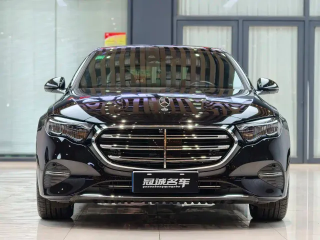 Mercedes-Benz E-Class — Фото автомобиля 2