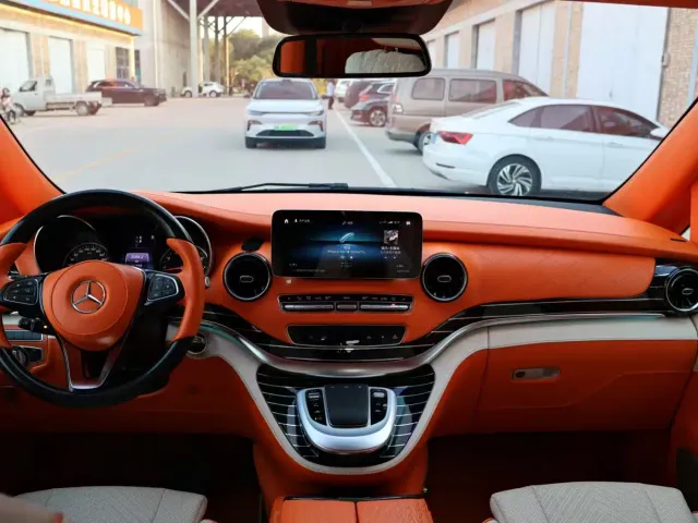 Mercedes-Benz V-Class — Фото автомобиля 10