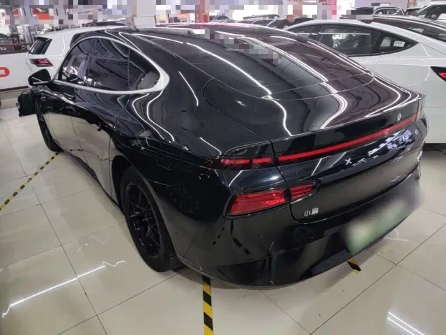 Xpeng P7 — Фото автомобиля 4