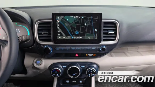 Hyundai Venue — Фото автомобиля 18
