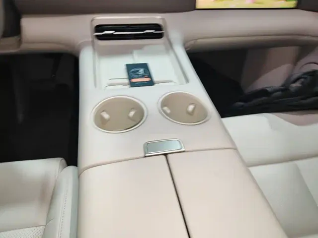 IM Motors LS6 — Фото автомобиля 13